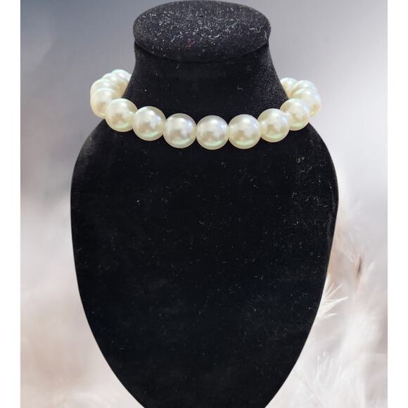 Sigma Gamma Rho Bracelet White &  Gold with Pendant Logo - Picture 5 of 5